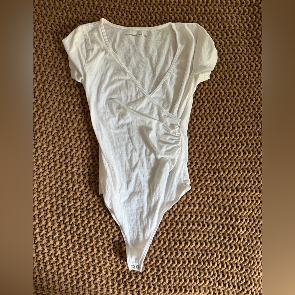 NWOT Abercrombie Bodysuit